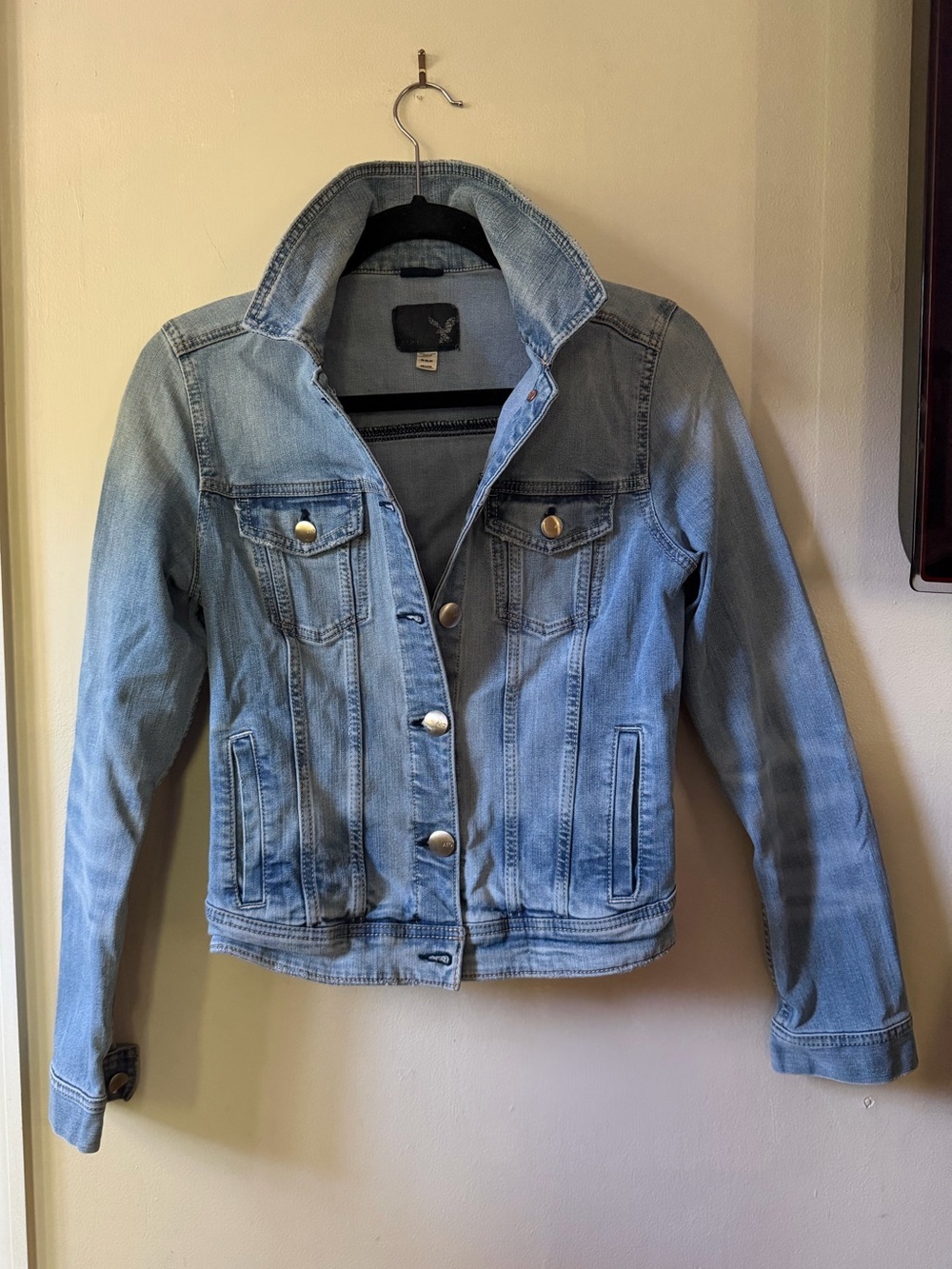 American Eagle Outfitters Light Blue Denim Jean Jacket stretchy  size MED